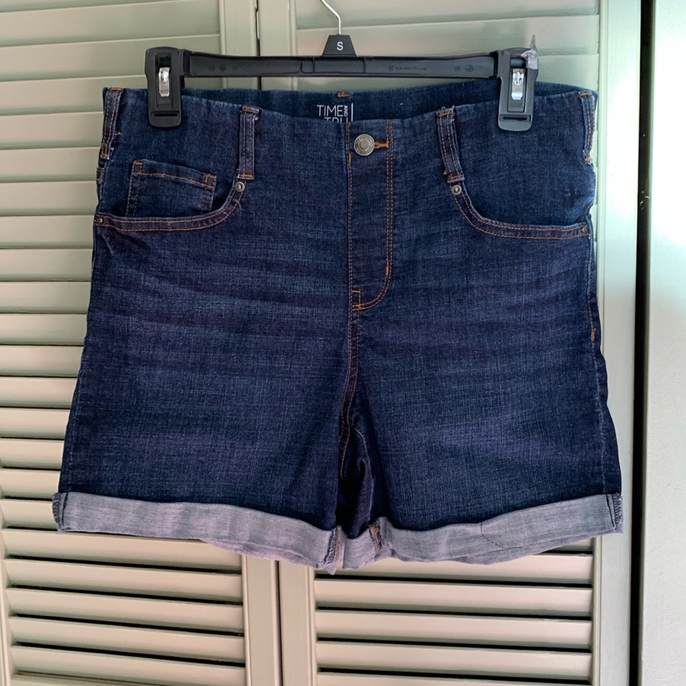 Time and Tru Women’s Shorts
